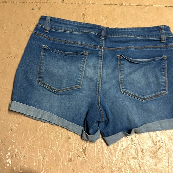 Faded glory, jean shorts 12 - Picture 4 of 4